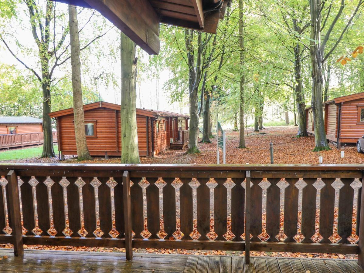 Leafy Hollow Lodge Louth  Exterior photo
